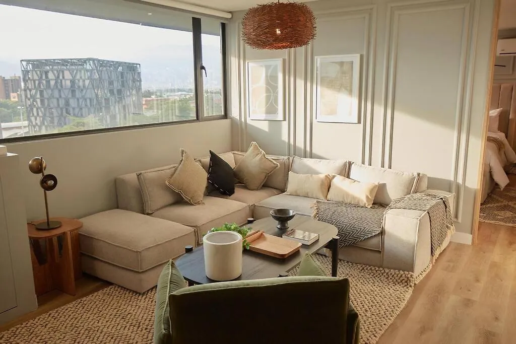 Go Living Suites: Your Medellin Retreat Kolombiya