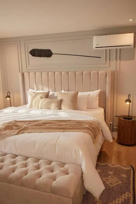 Go Living Suites: Your Medellin Retreat 0*,