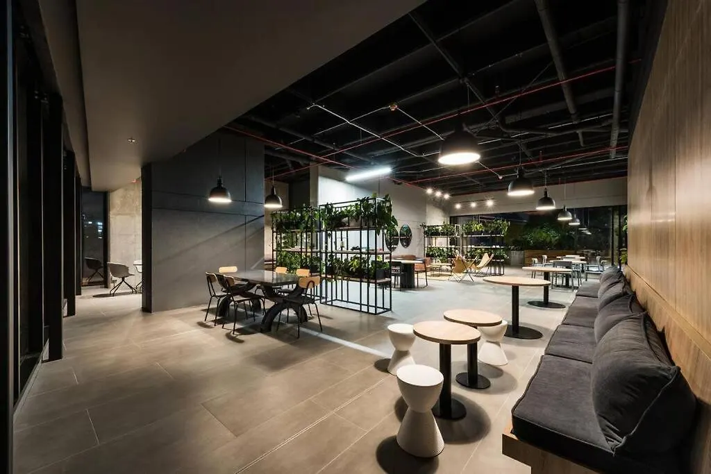Go Living Suites: Your Medellin Retreat 아파트
